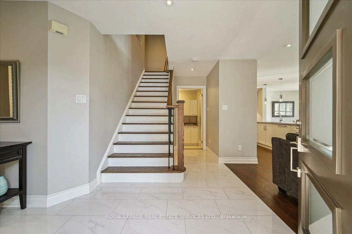 2157, Forest Gate, 1022 - WT West Oak Trails, Oakville