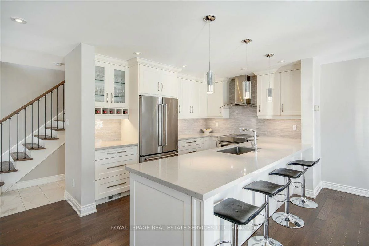 2157, Forest Gate, 1022 - WT West Oak Trails, Oakville