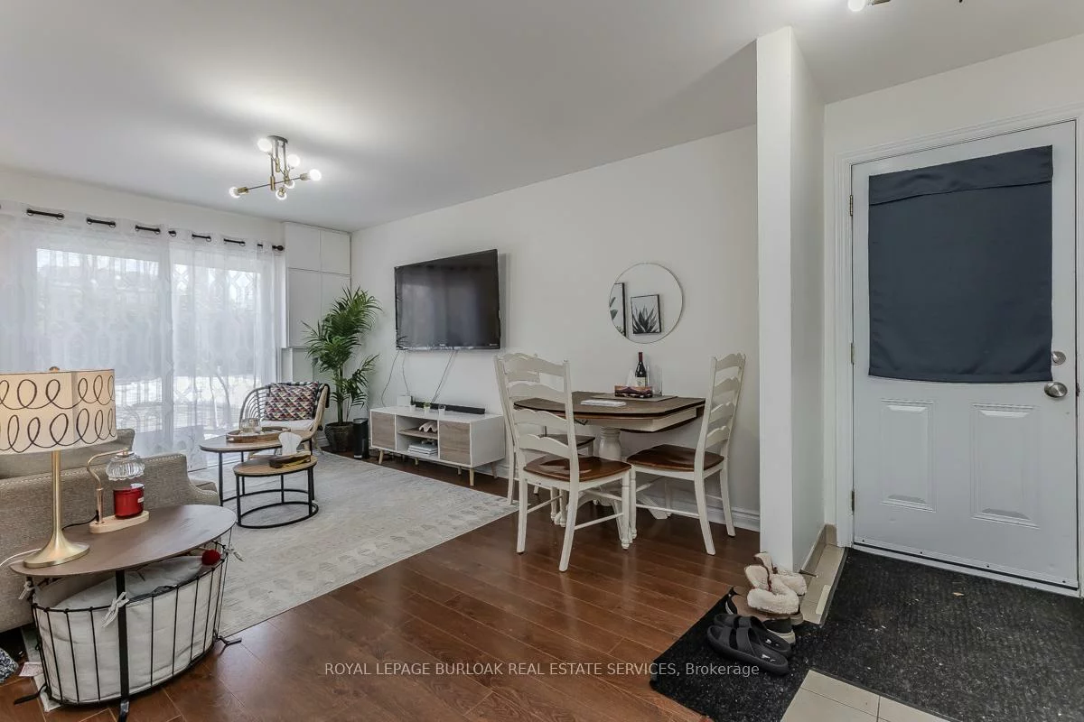 1294, Napier, 1003 - CP College Park, Oakville