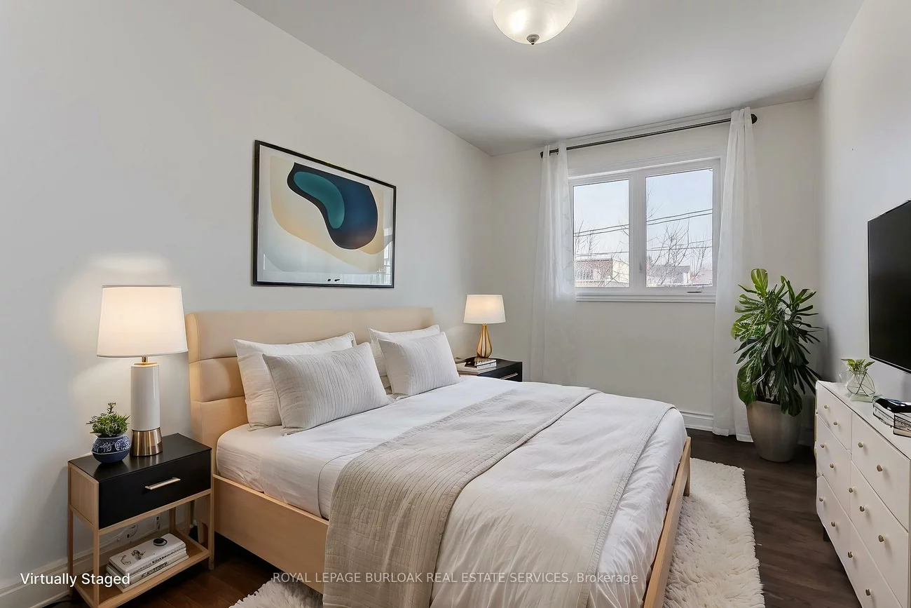 1294, Napier, 1003 - CP College Park, Oakville