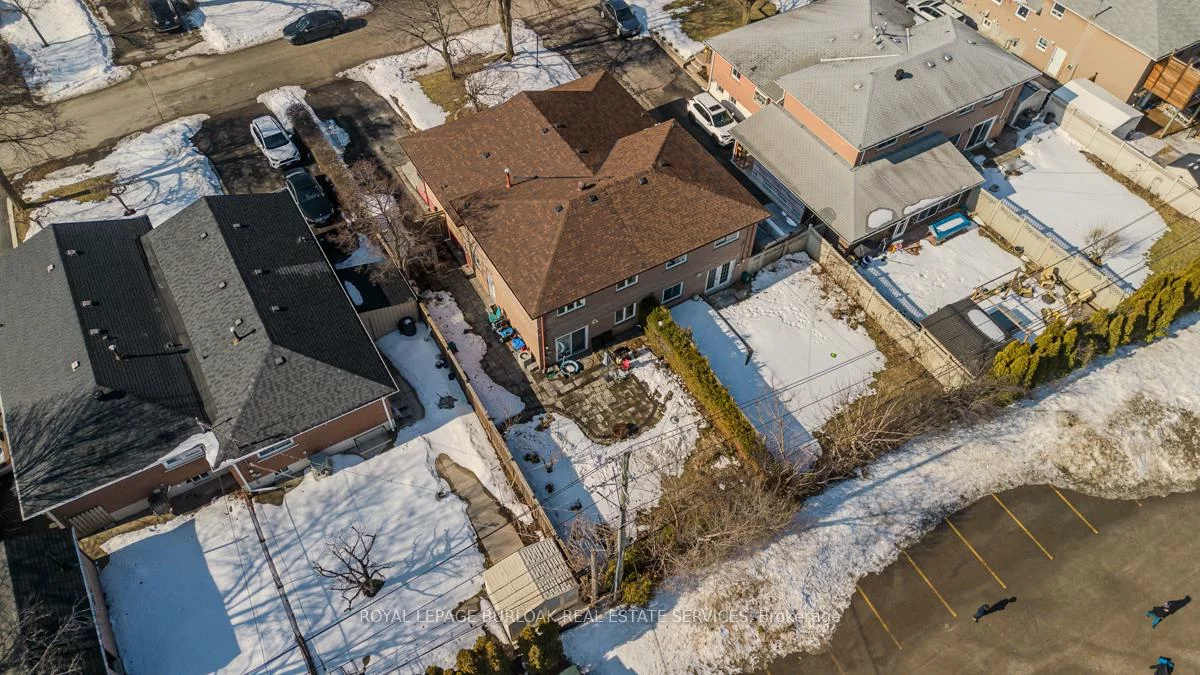 1294, Napier, 1003 - CP College Park, Oakville