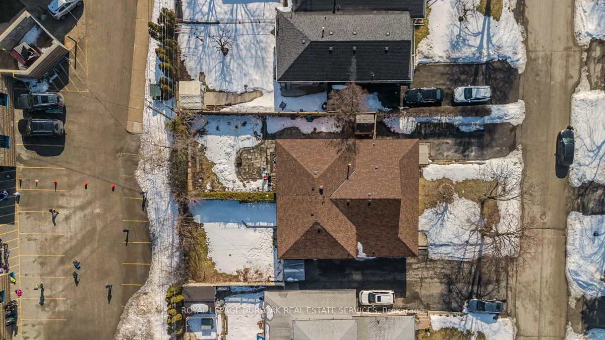 1294, Napier, 1003 - CP College Park, Oakville