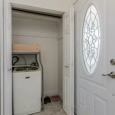 1294, Napier, 1003 - CP College Park, Oakville