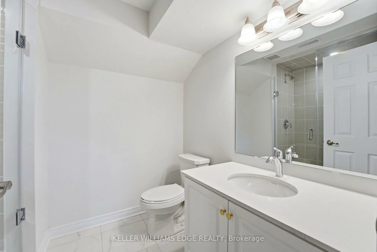 132, Settlers, 1008 - GO Glenorchy, Oakville