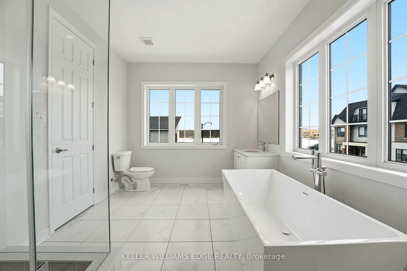 132, Settlers, 1008 - GO Glenorchy, Oakville