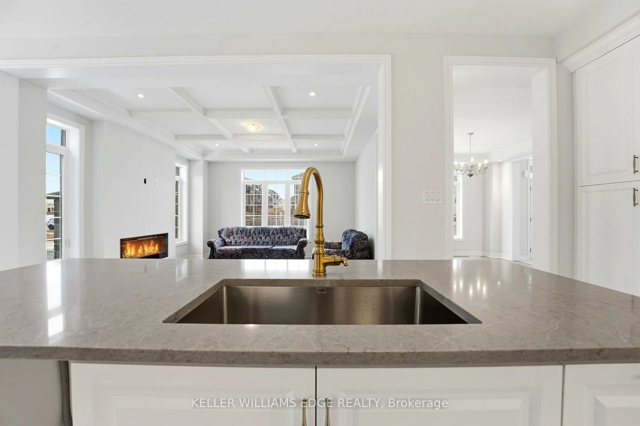 132, Settlers, 1008 - GO Glenorchy, Oakville