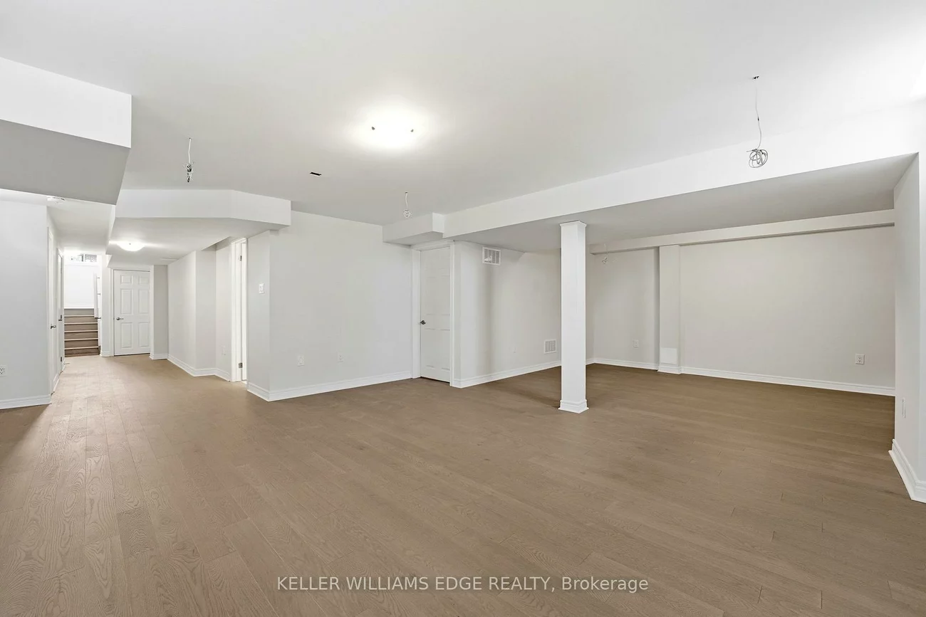 132, Settlers, 1008 - GO Glenorchy, Oakville