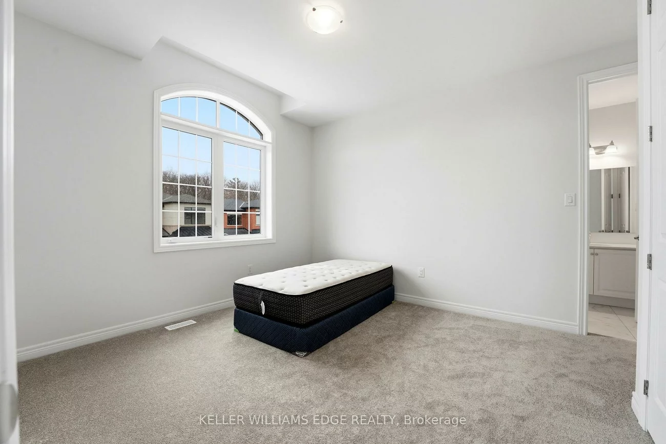 132, Settlers, 1008 - GO Glenorchy, Oakville