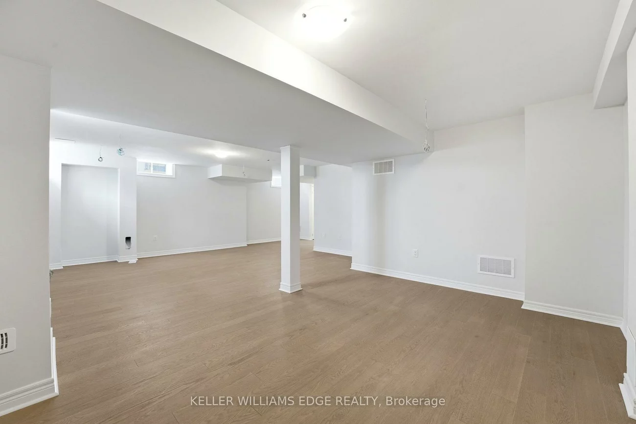 132, Settlers, 1008 - GO Glenorchy, Oakville