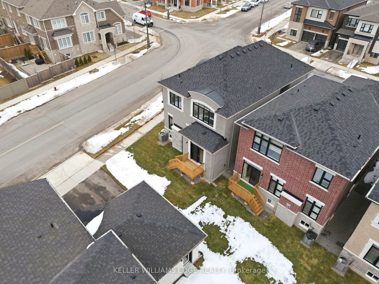 132, Settlers, 1008 - GO Glenorchy, Oakville