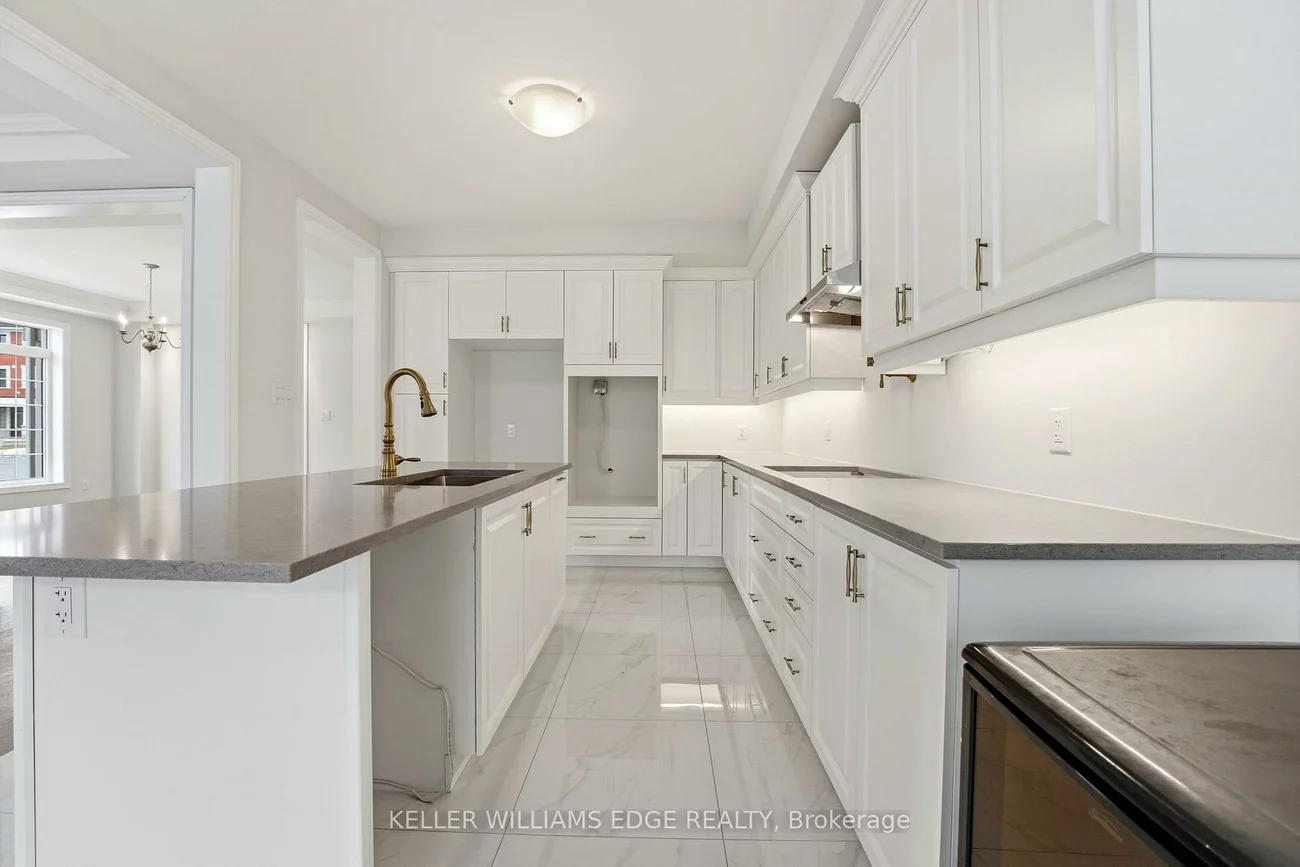 132, Settlers, 1008 - GO Glenorchy, Oakville