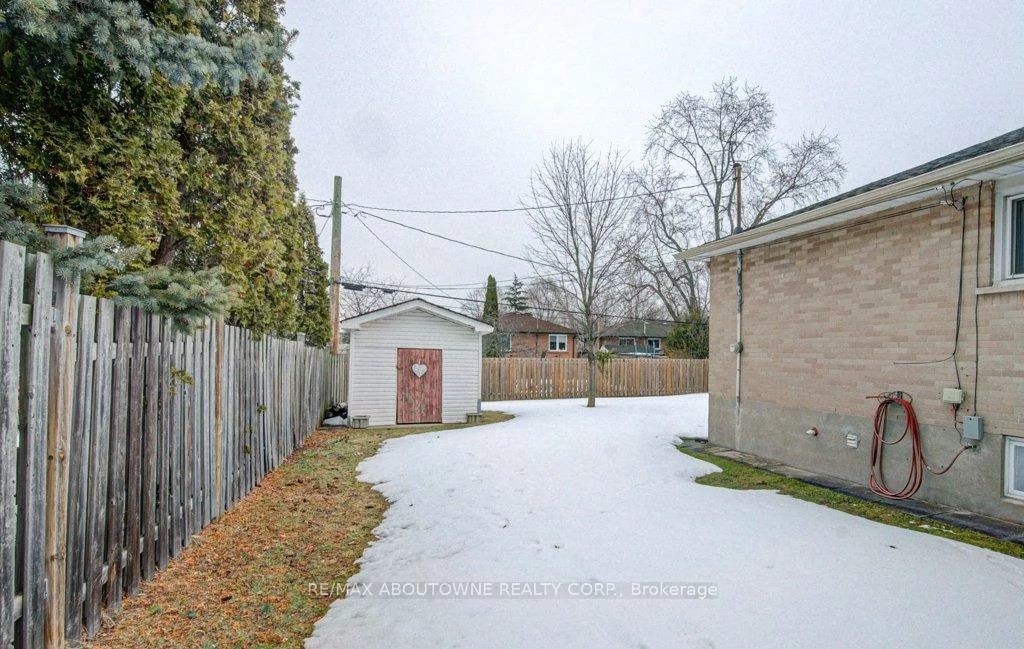 1239, Montclair, 1003 - CP College Park, Oakville