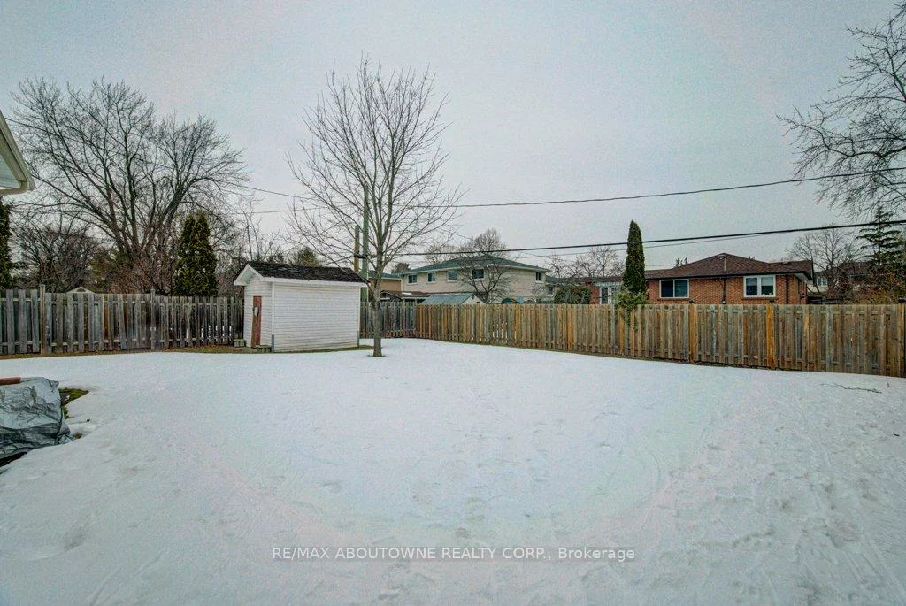 1239, Montclair, 1003 - CP College Park, Oakville