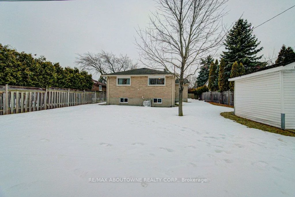 1239, Montclair, 1003 - CP College Park, Oakville