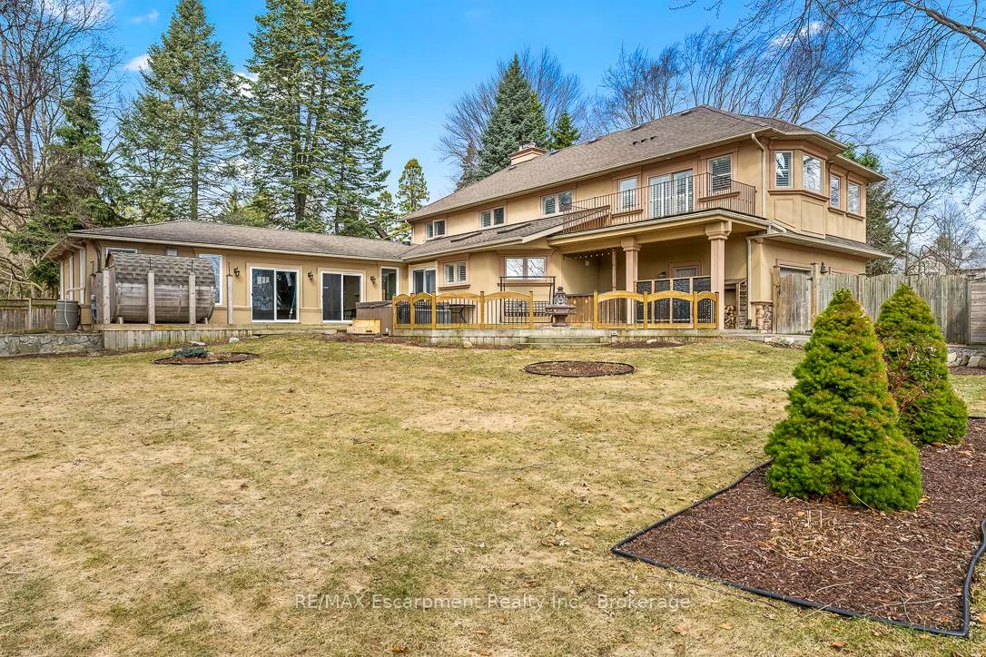 24, Birkbank, 1006 - FD Ford, Oakville