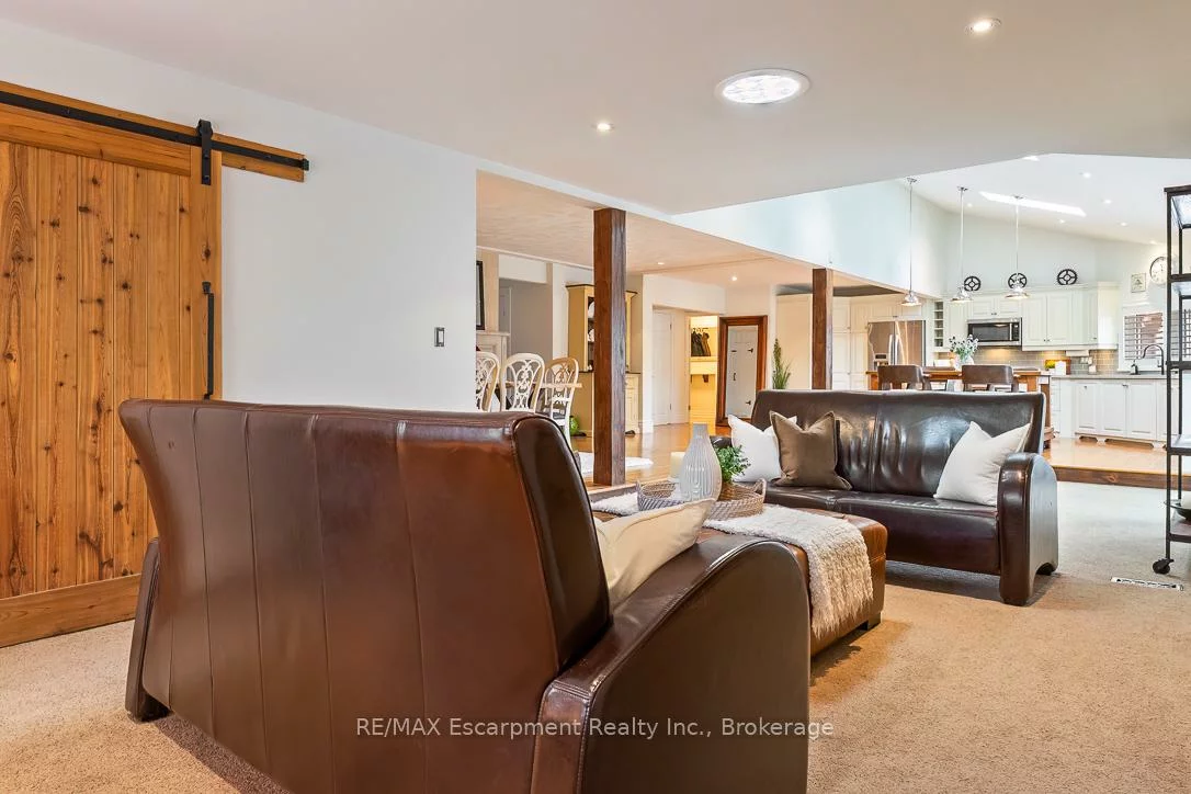 24, Birkbank, 1006 - FD Ford, Oakville