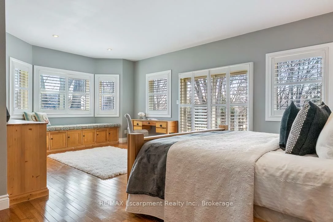 24, Birkbank, 1006 - FD Ford, Oakville