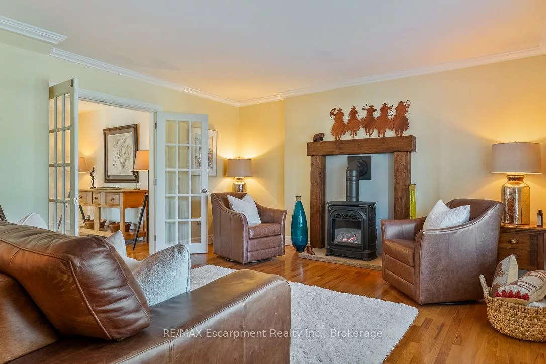 24, Birkbank, 1006 - FD Ford, Oakville