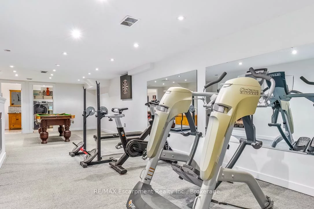 24, Birkbank, 1006 - FD Ford, Oakville