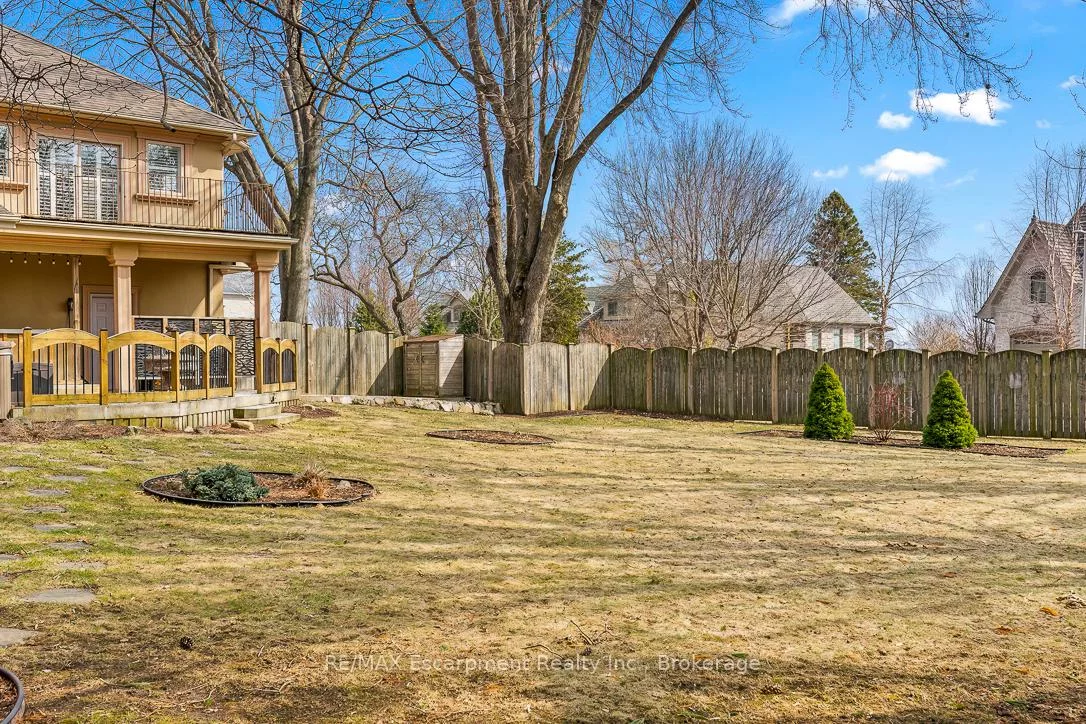 24, Birkbank, 1006 - FD Ford, Oakville