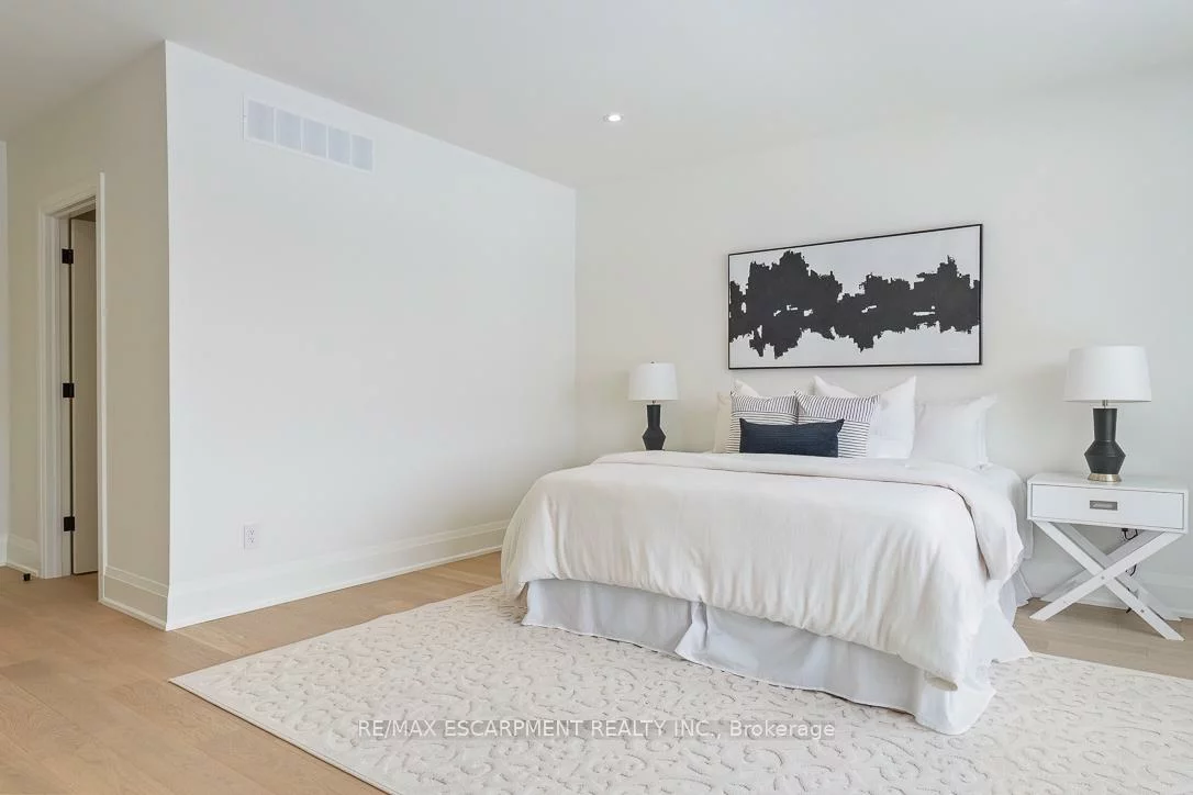 2350, Eighth, 1018 - WC Wedgewood Creek, Oakville