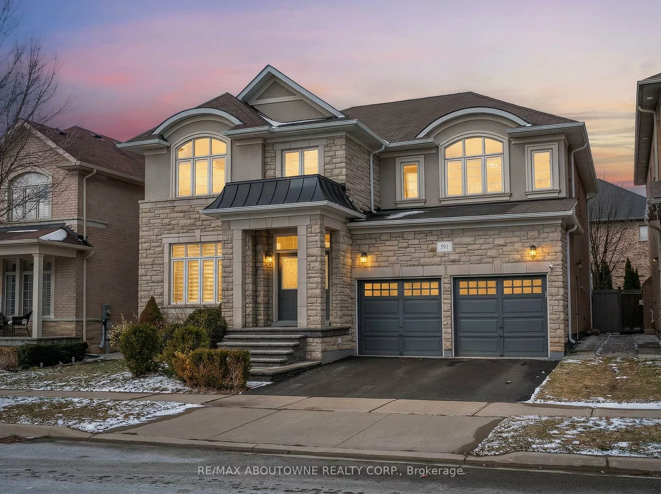 591, Hidden Trail, 1008 - GO Glenorchy, Oakville