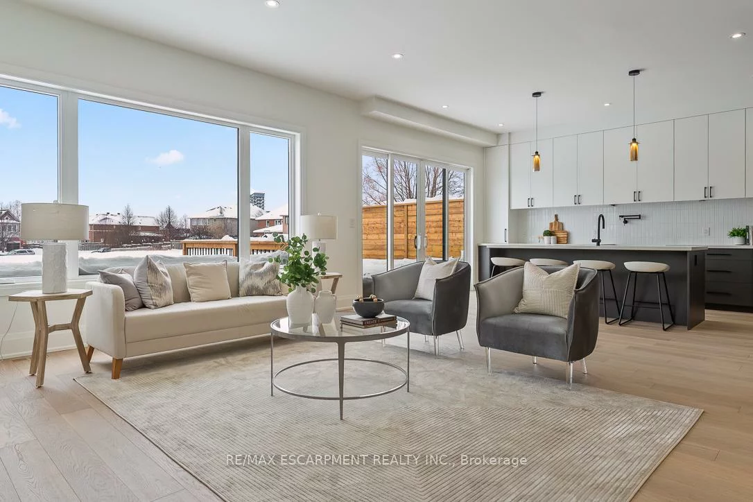 2354, Eighth, 1018 - WC Wedgewood Creek, Oakville