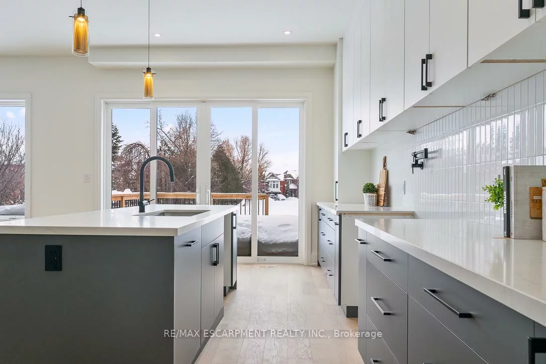 2354, Eighth, 1018 - WC Wedgewood Creek, Oakville