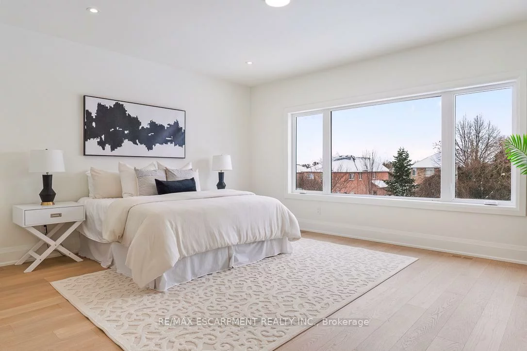 2354, Eighth, 1018 - WC Wedgewood Creek, Oakville