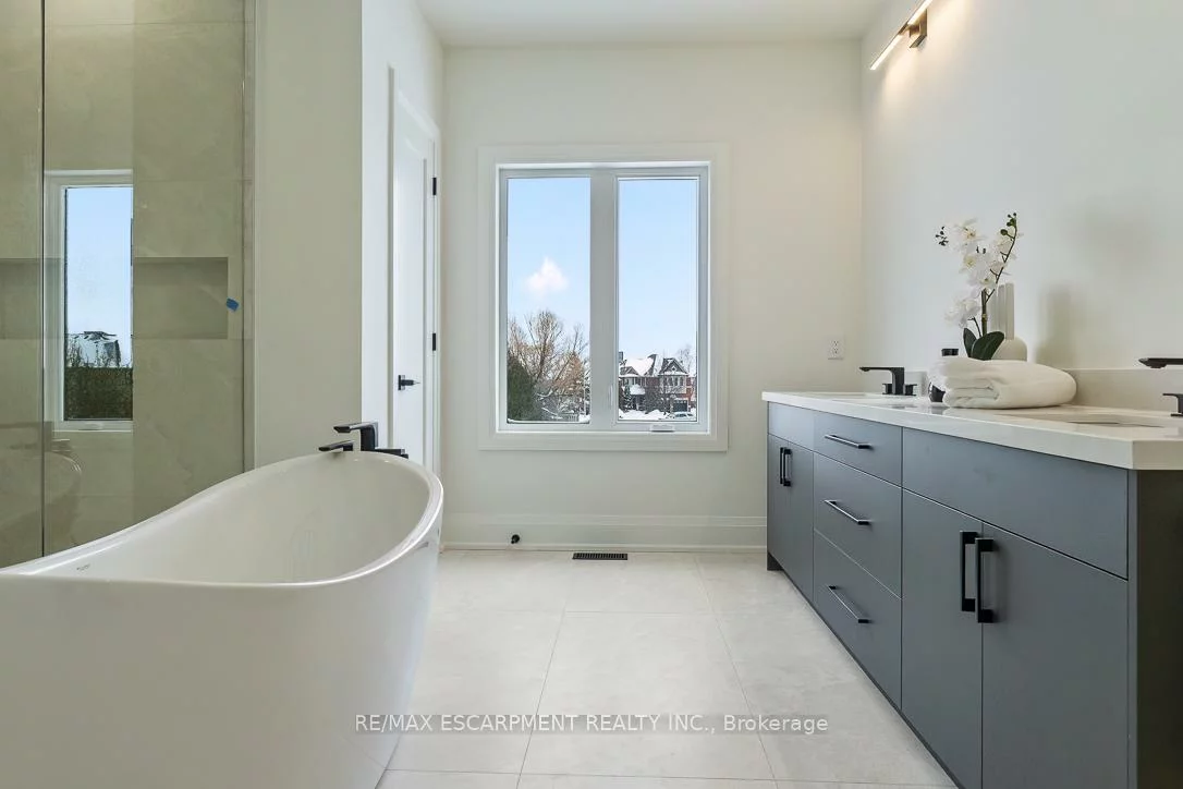 2354, Eighth, 1018 - WC Wedgewood Creek, Oakville