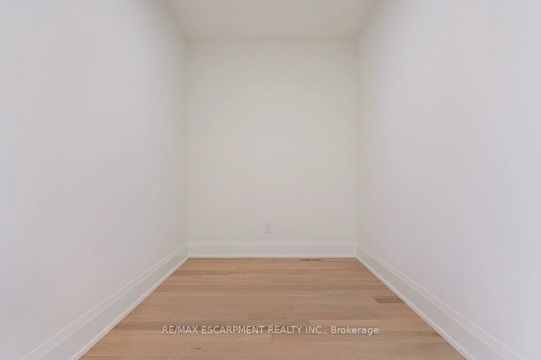 2354, Eighth, 1018 - WC Wedgewood Creek, Oakville