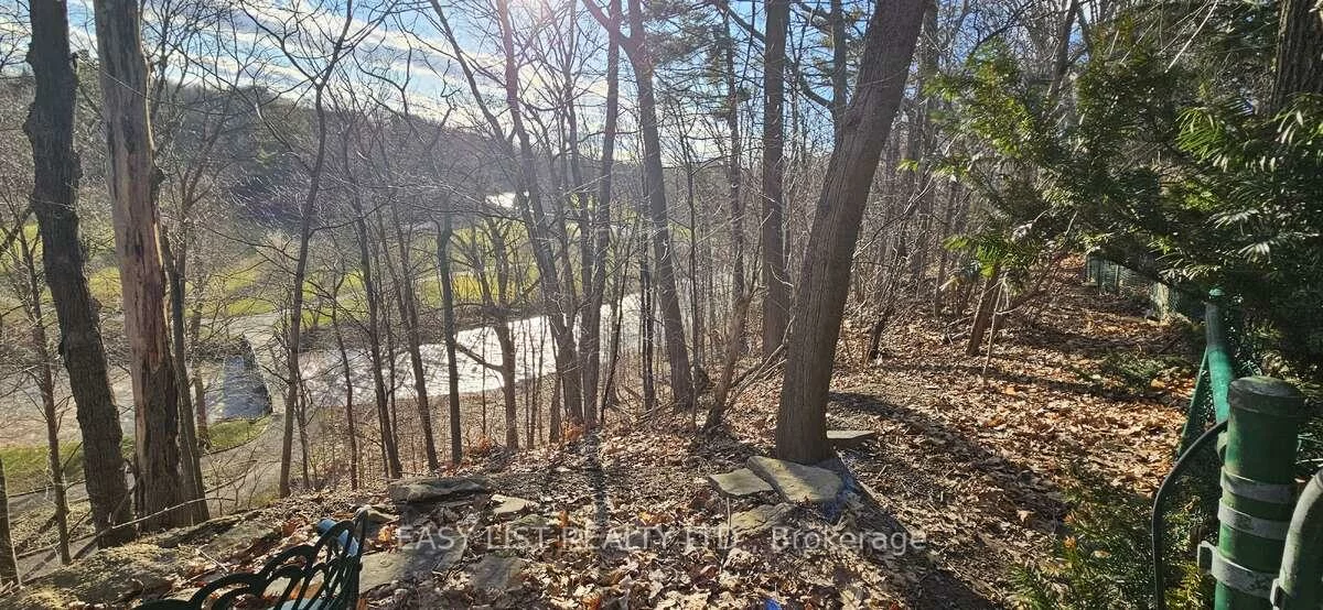 1320, Odessa, 1003 - CP College Park, Oakville