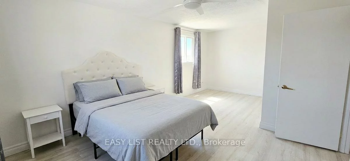 1320, Odessa, 1003 - CP College Park, Oakville