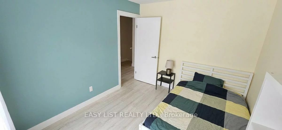 1320, Odessa, 1003 - CP College Park, Oakville