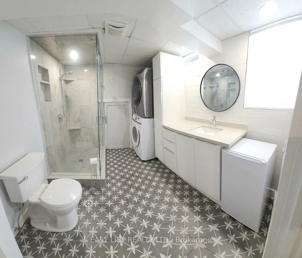 1320, Odessa, 1003 - CP College Park, Oakville