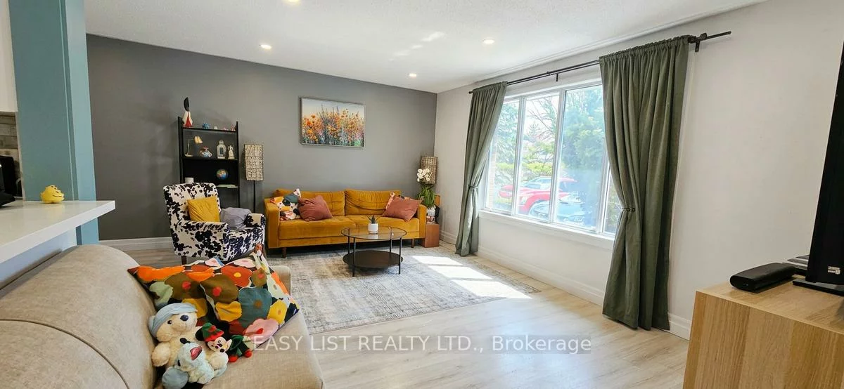 1320, Odessa, 1003 - CP College Park, Oakville