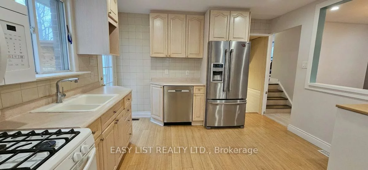 1320, Odessa, 1003 - CP College Park, Oakville