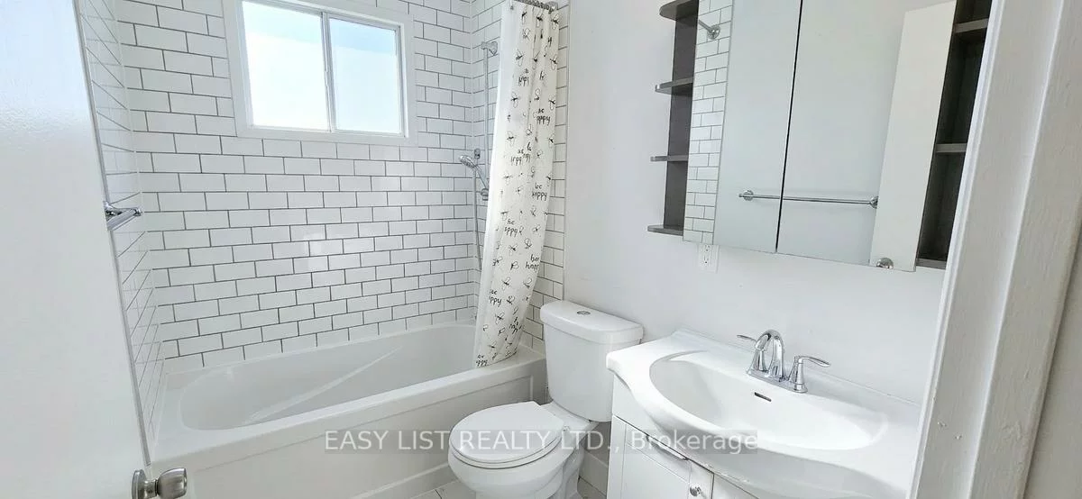 1320, Odessa, 1003 - CP College Park, Oakville