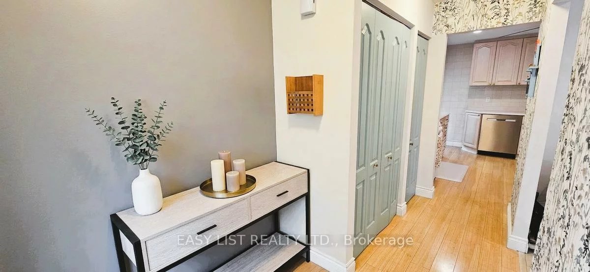 1320, Odessa, 1003 - CP College Park, Oakville