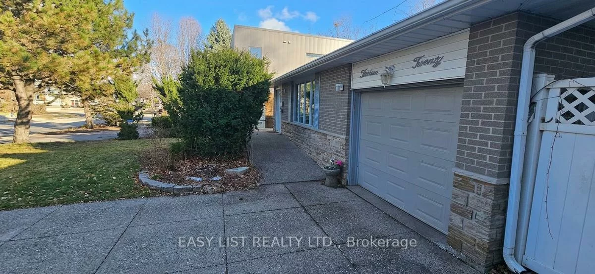 1320, Odessa, 1003 - CP College Park, Oakville