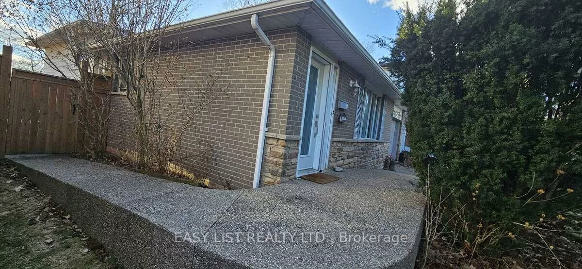 1320, Odessa, 1003 - CP College Park, Oakville