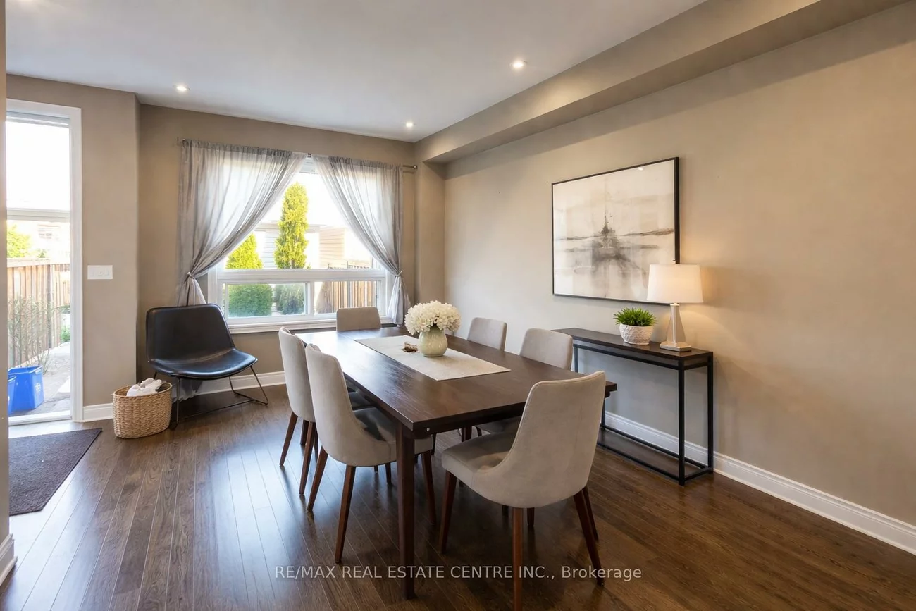 2491, Postmaster, 1019 - WM Westmount, Oakville