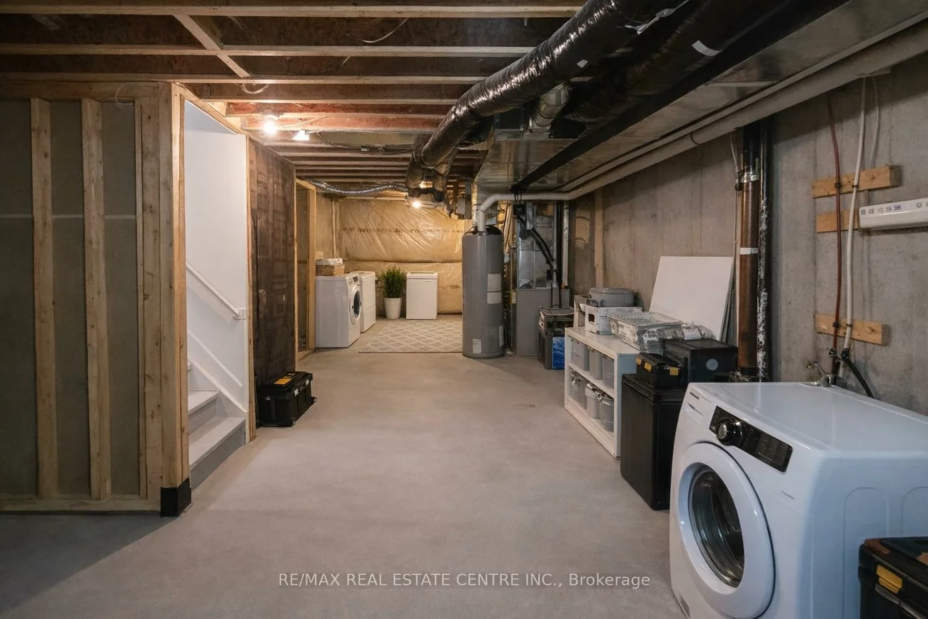 2491, Postmaster, 1019 - WM Westmount, Oakville