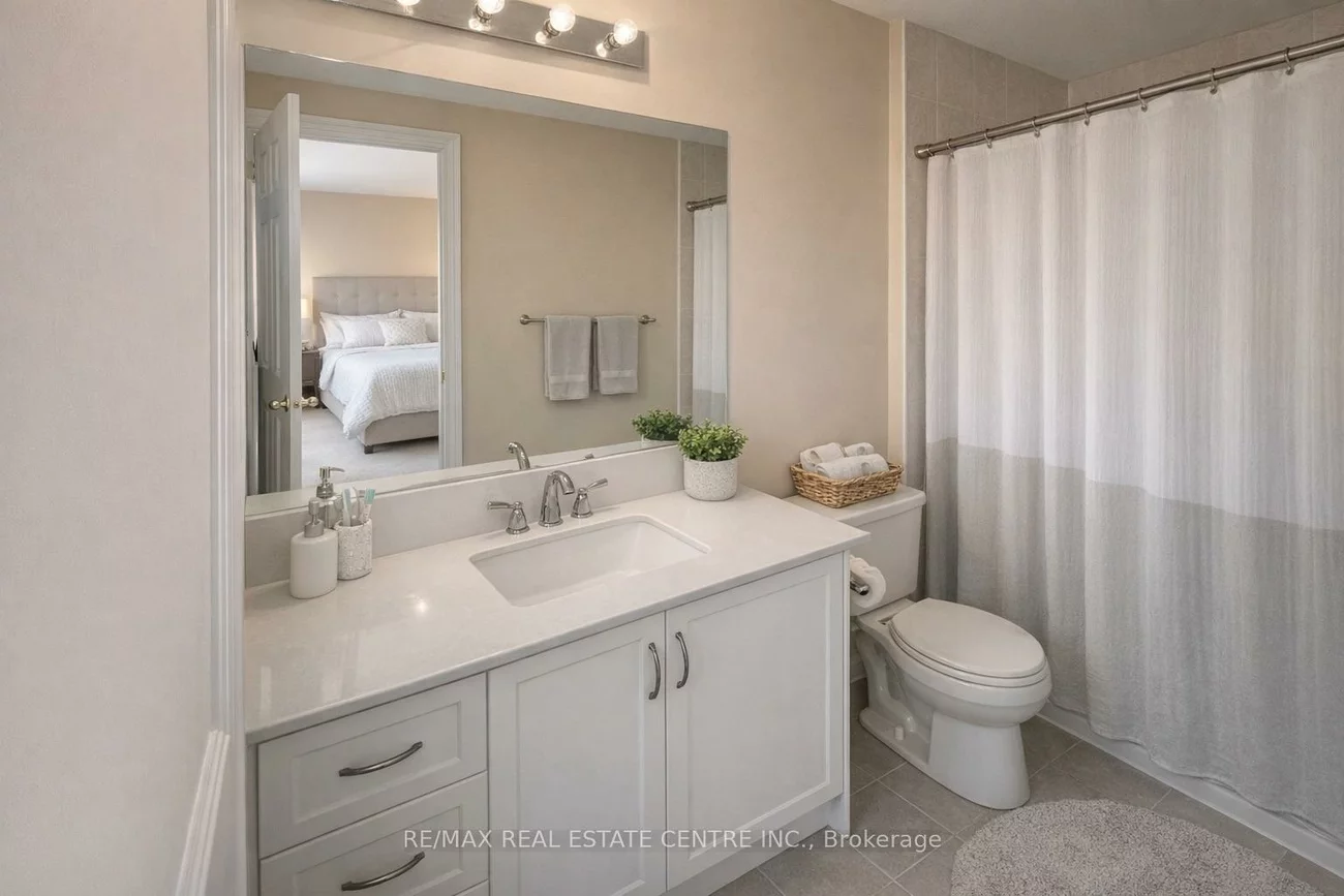 2491, Postmaster, 1019 - WM Westmount, Oakville