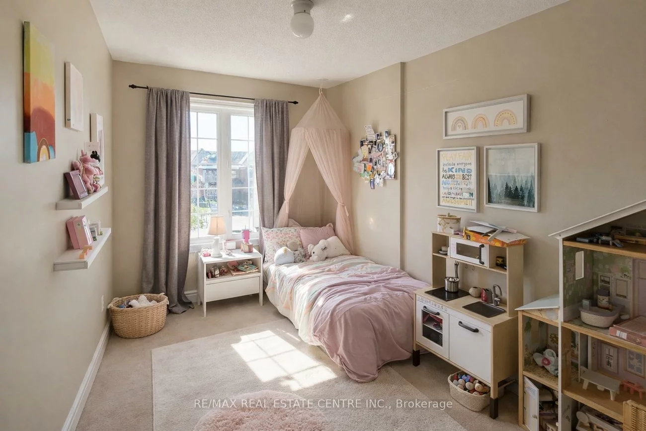 2491, Postmaster, 1019 - WM Westmount, Oakville