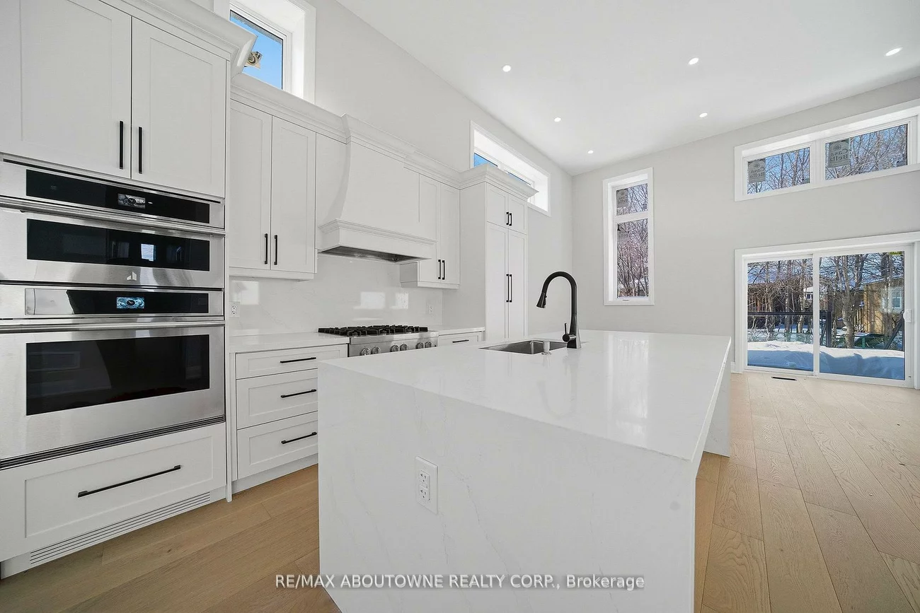 2091, Bridge, 1020 - WO West, Oakville