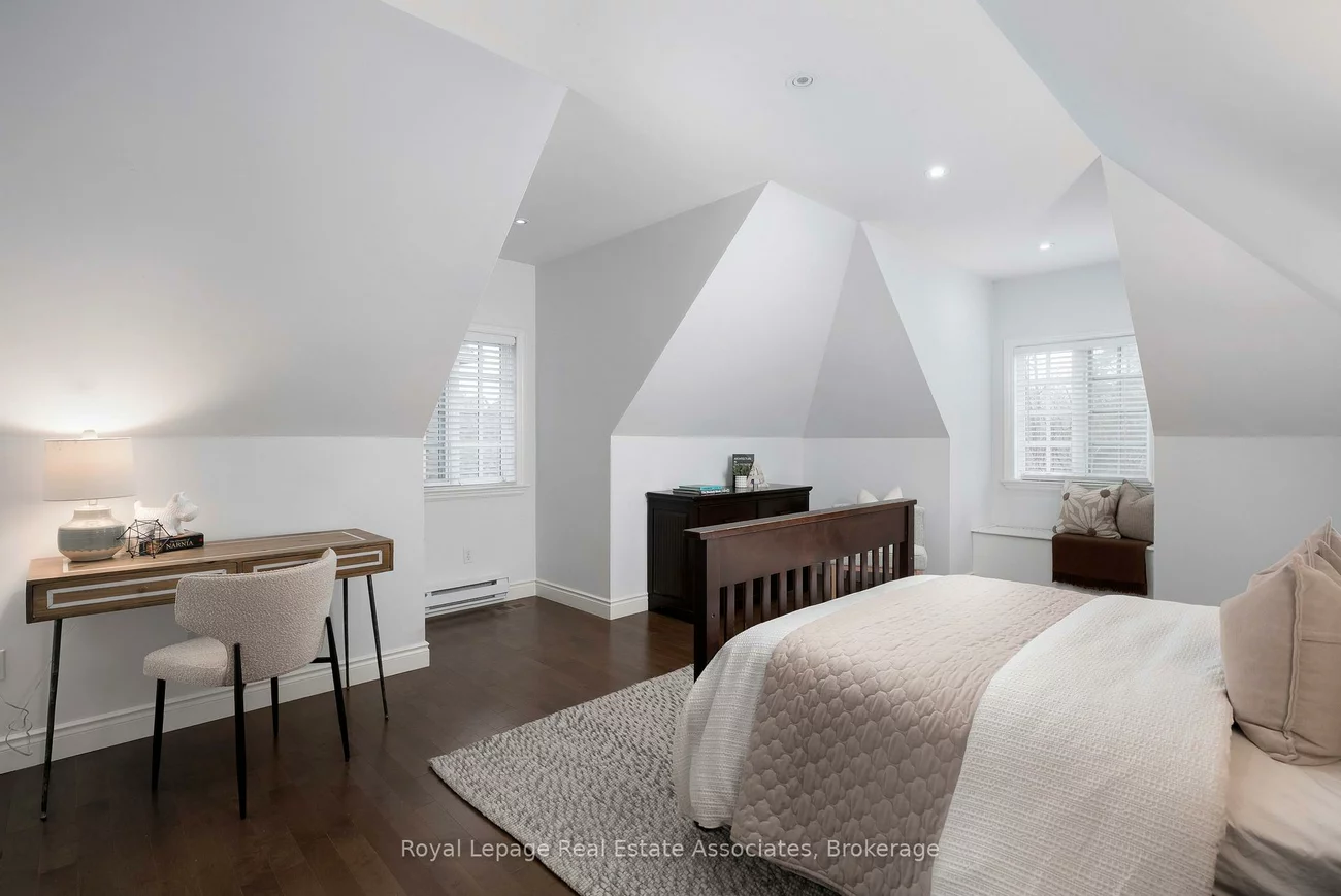 1175, Riverbank, 1015 - RO River Oaks, Oakville