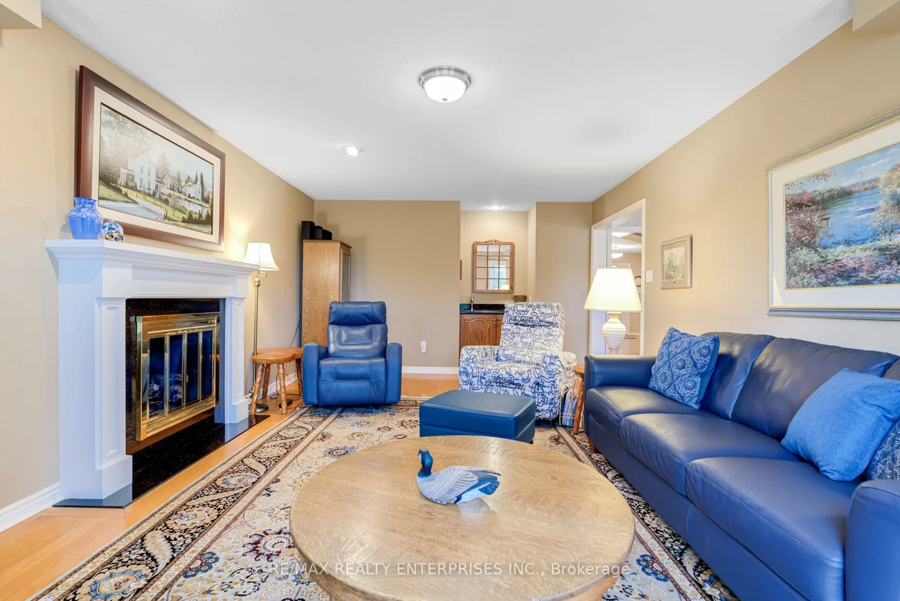 2439, Deer Run, 1014 - QE Queen Elizabeth, Oakville