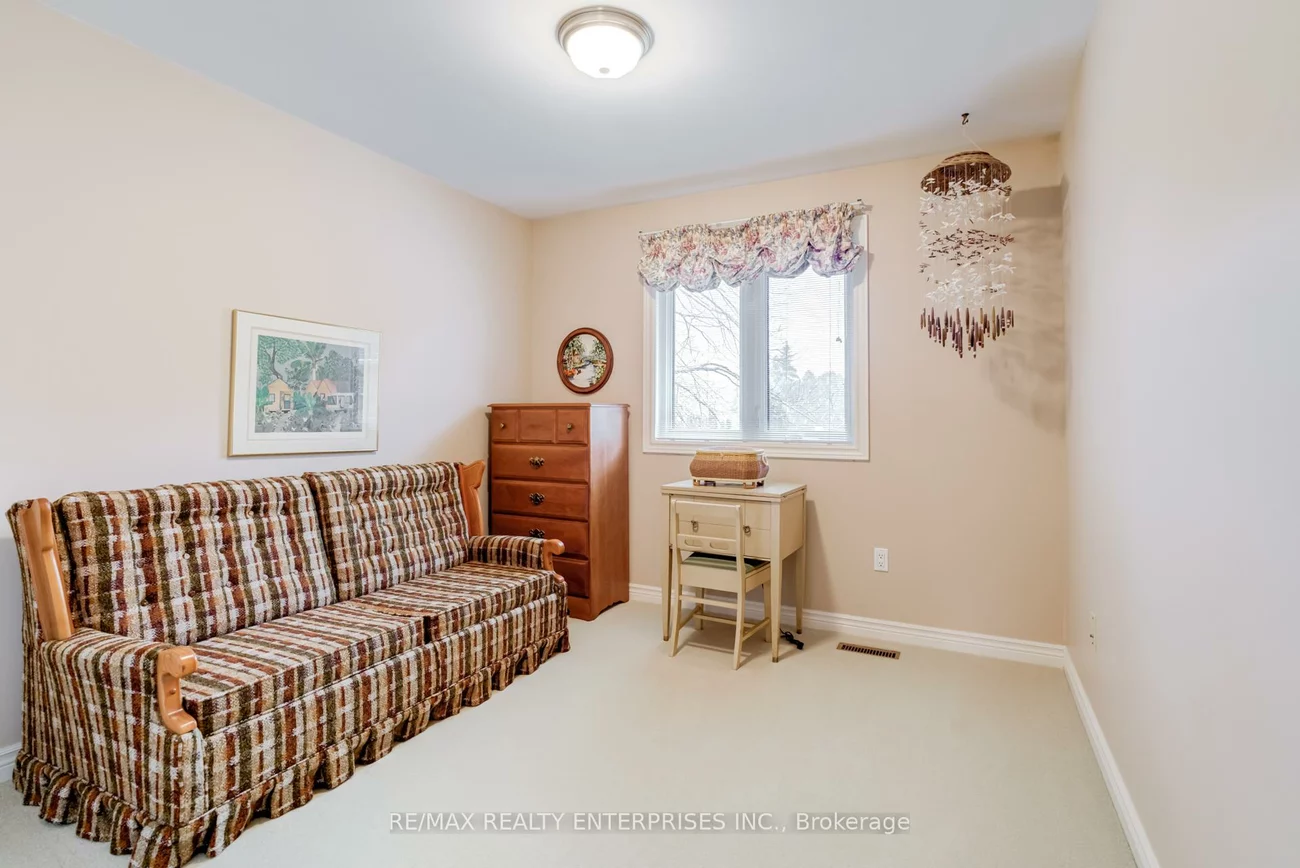 2439, Deer Run, 1014 - QE Queen Elizabeth, Oakville