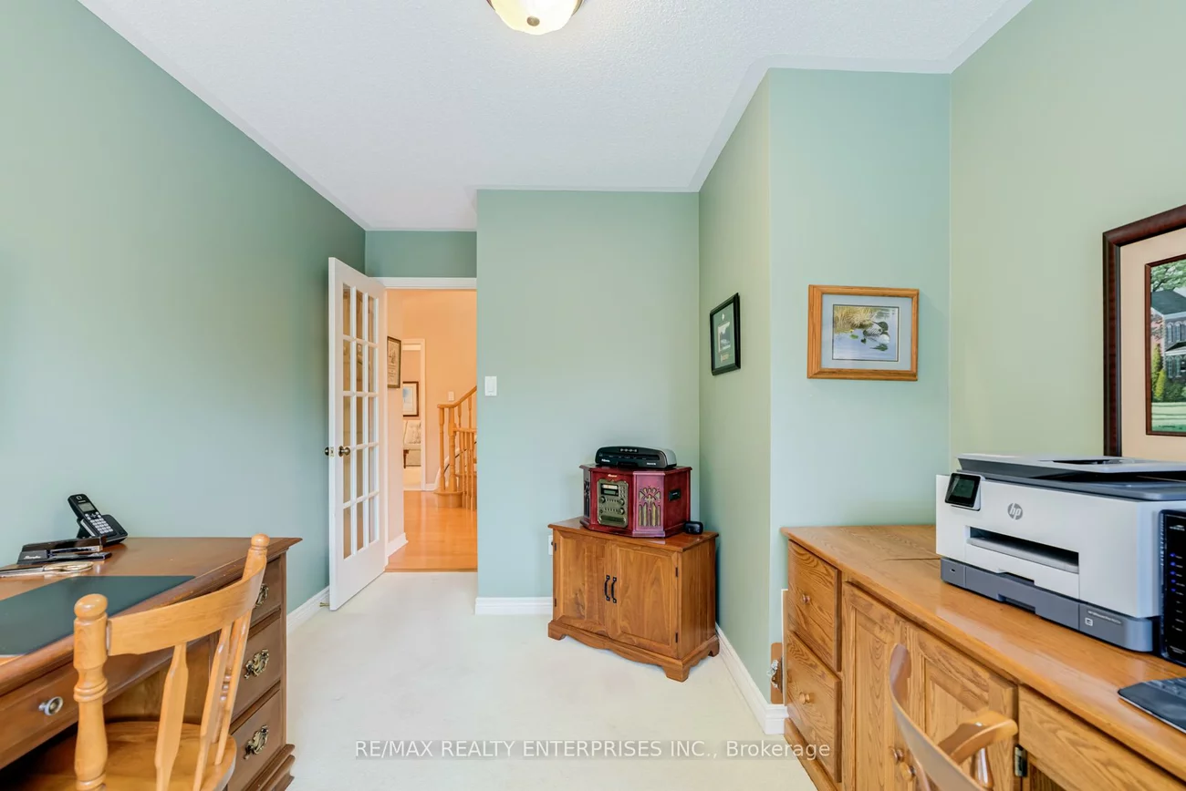 2439, Deer Run, 1014 - QE Queen Elizabeth, Oakville